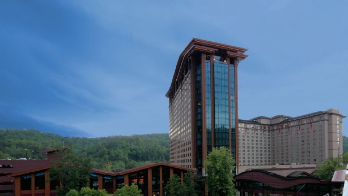 Exterior view of Harrah's Cherokee Casino Resort during daytime