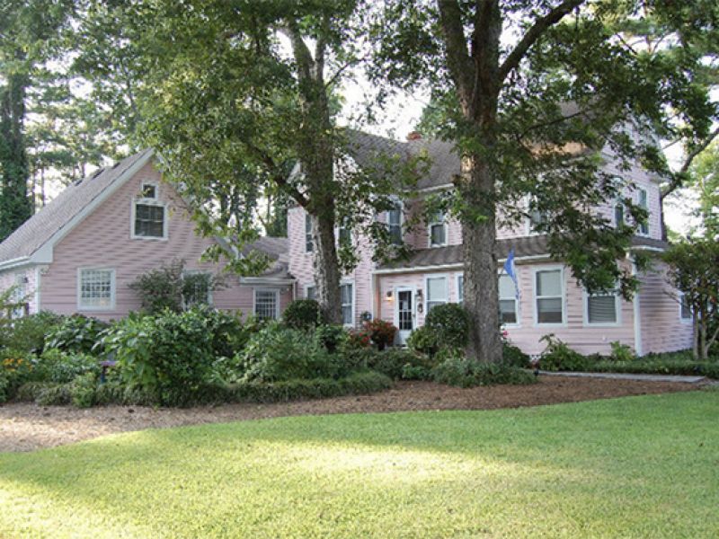 Island House of Wanchese Bed & Breakfast