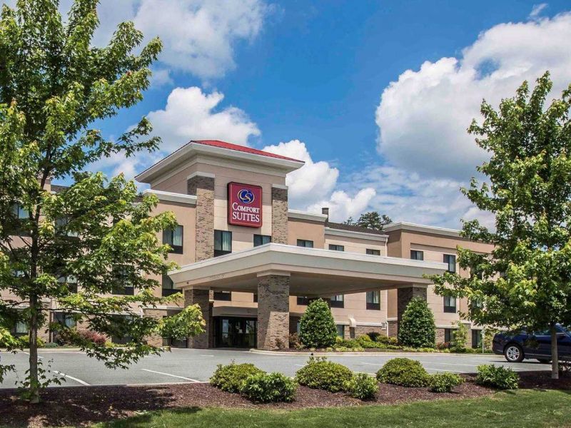 Comfort Suites - Whitsett | VisitNC.com