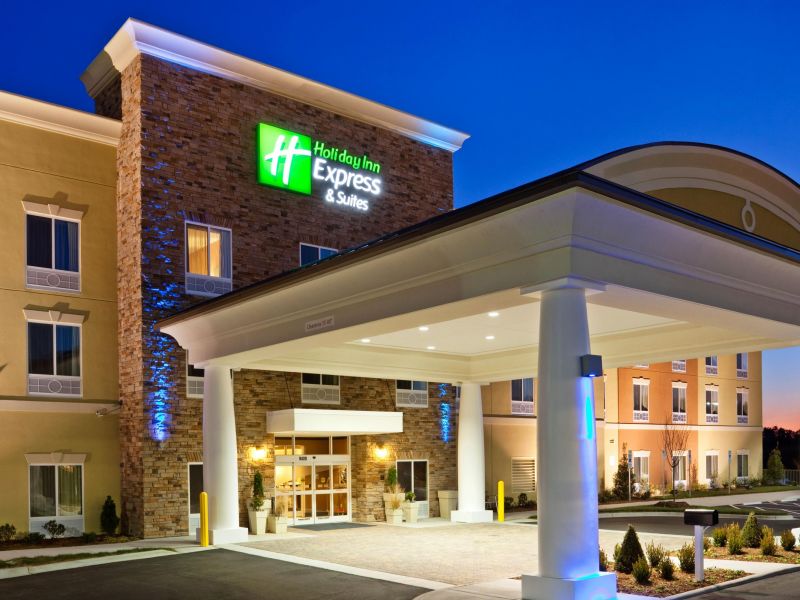 Holiday Inn Express & Suites Charlotte North | VisitNC.com