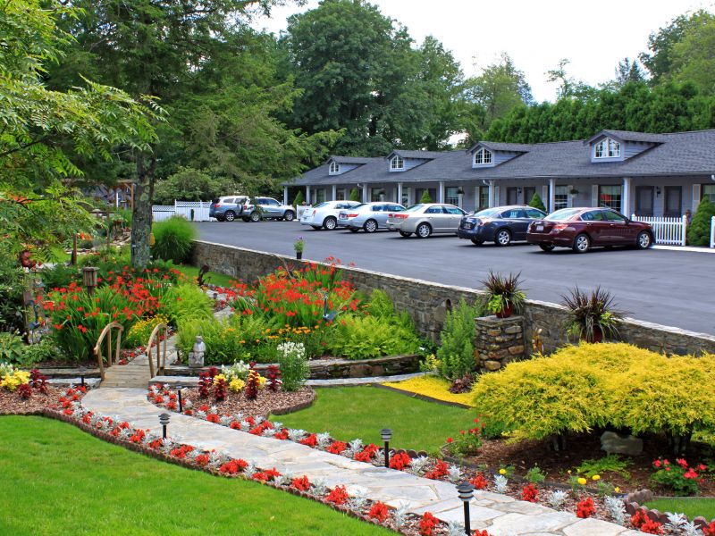 Azalea Garden Inn
