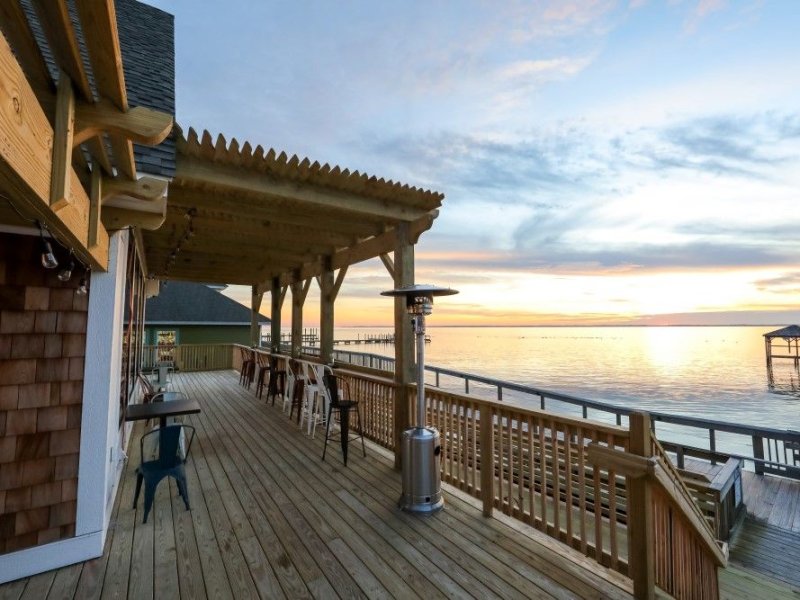 NC Coast Grill and Bar | VisitNC.com