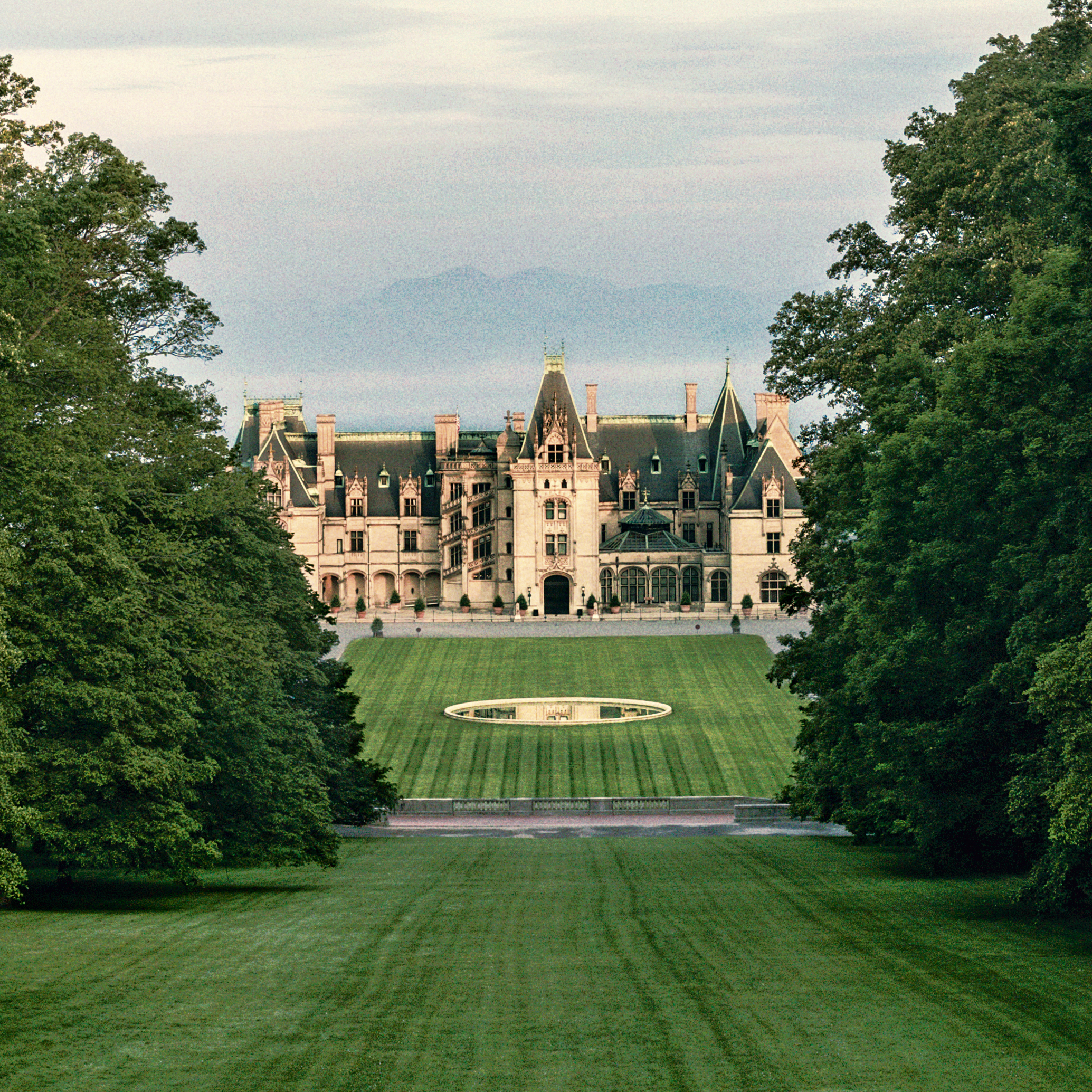 List 105+ Pictures pictures of the biltmore house Completed