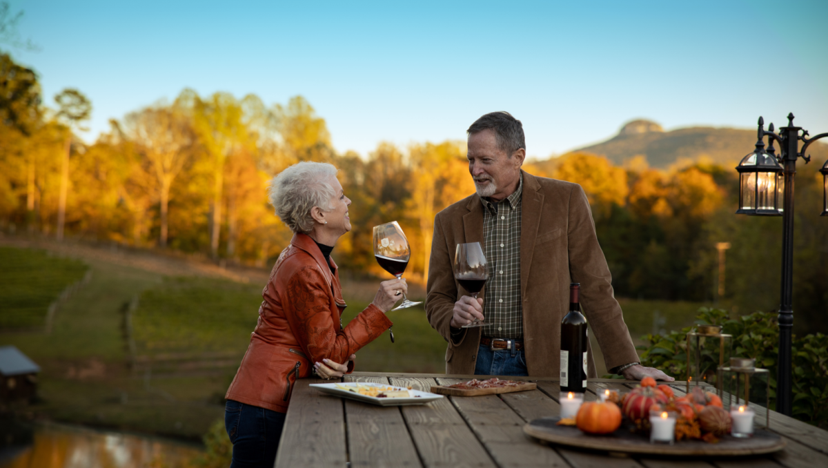 couple drinking red wine at JOLO Winery & Vineyards