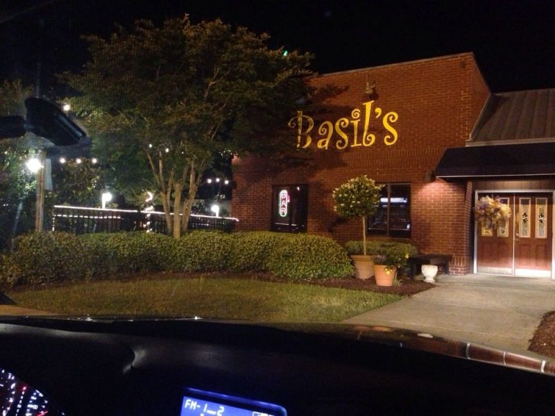 Basil’s Restaurant & Pizzeria