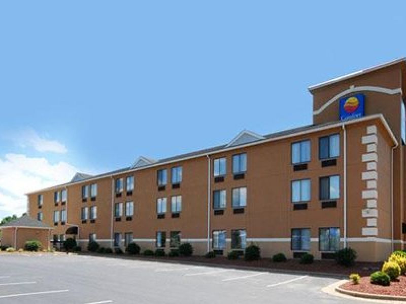 Comfort Inn & Suites | VisitNC.com