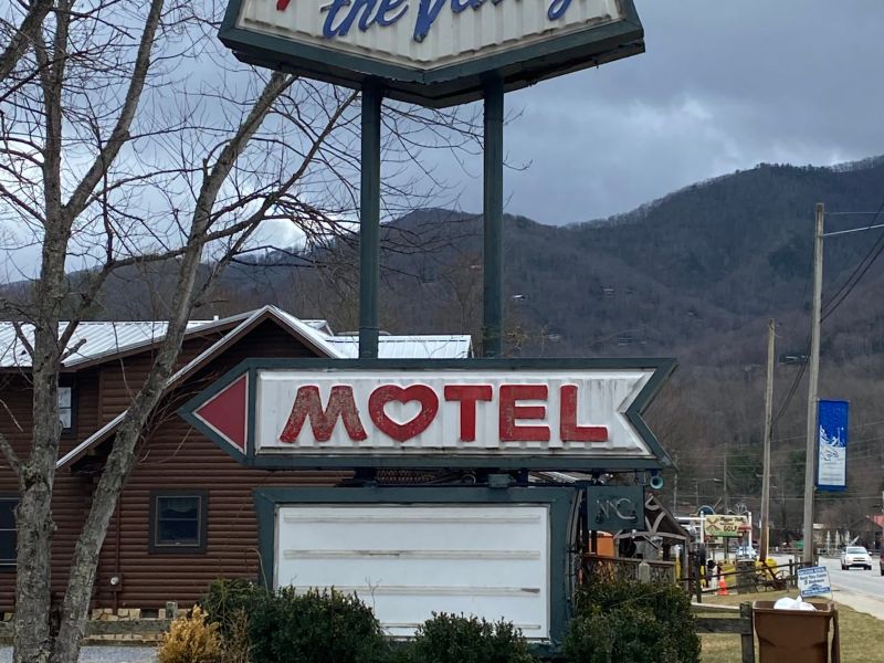 Heart of the Valley Motel