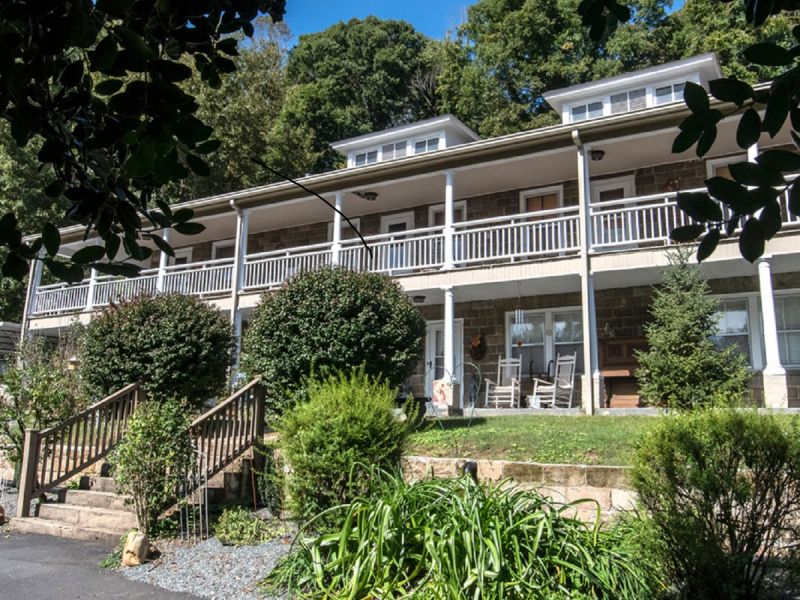 Calhoun House Inn & Suites