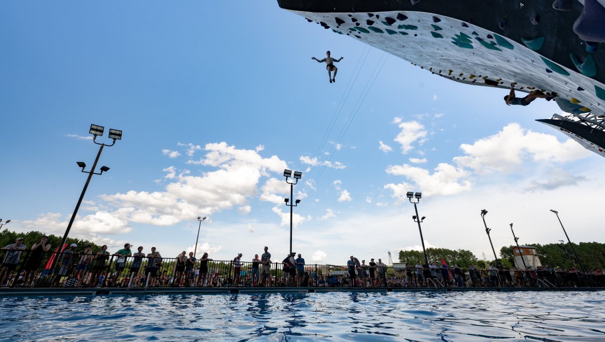 Gravity-Defying Photos of People Falling Calmly